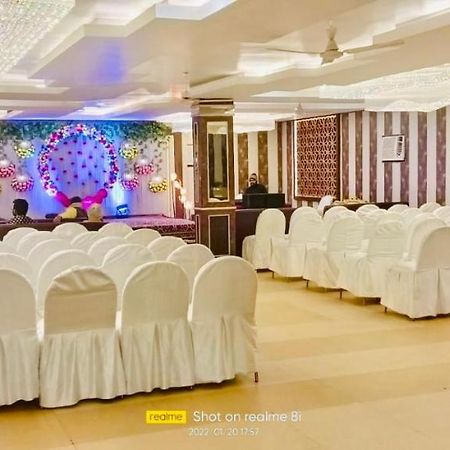 Hotel Pradeep Palace Gorakhpur Extérieur photo