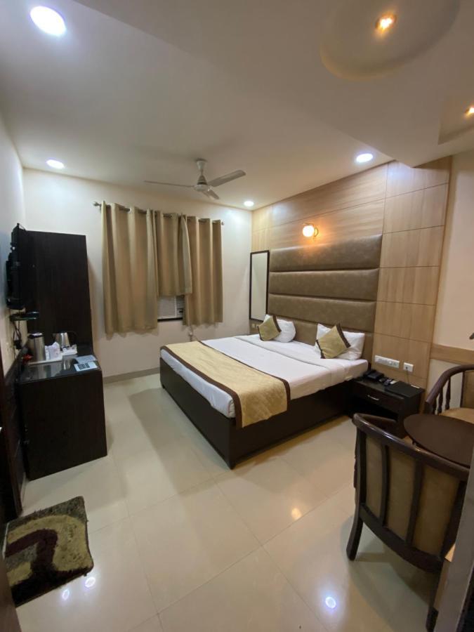 Hotel Pradeep Palace Gorakhpur Extérieur photo