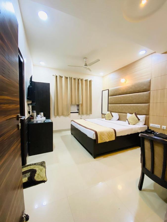 Hotel Pradeep Palace Gorakhpur Extérieur photo