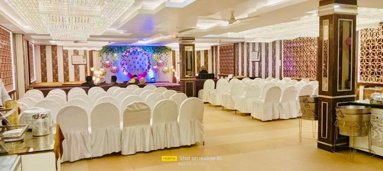 Hotel Pradeep Palace Gorakhpur Extérieur photo